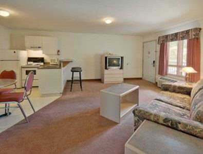Super 8 By Wyndham Golden Hotell Rum bild